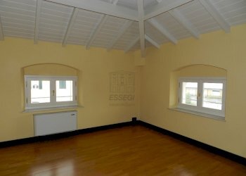 DSCN9874.JPG - Ufficio Via Nazario Sauro 87, Lucca - foto 1