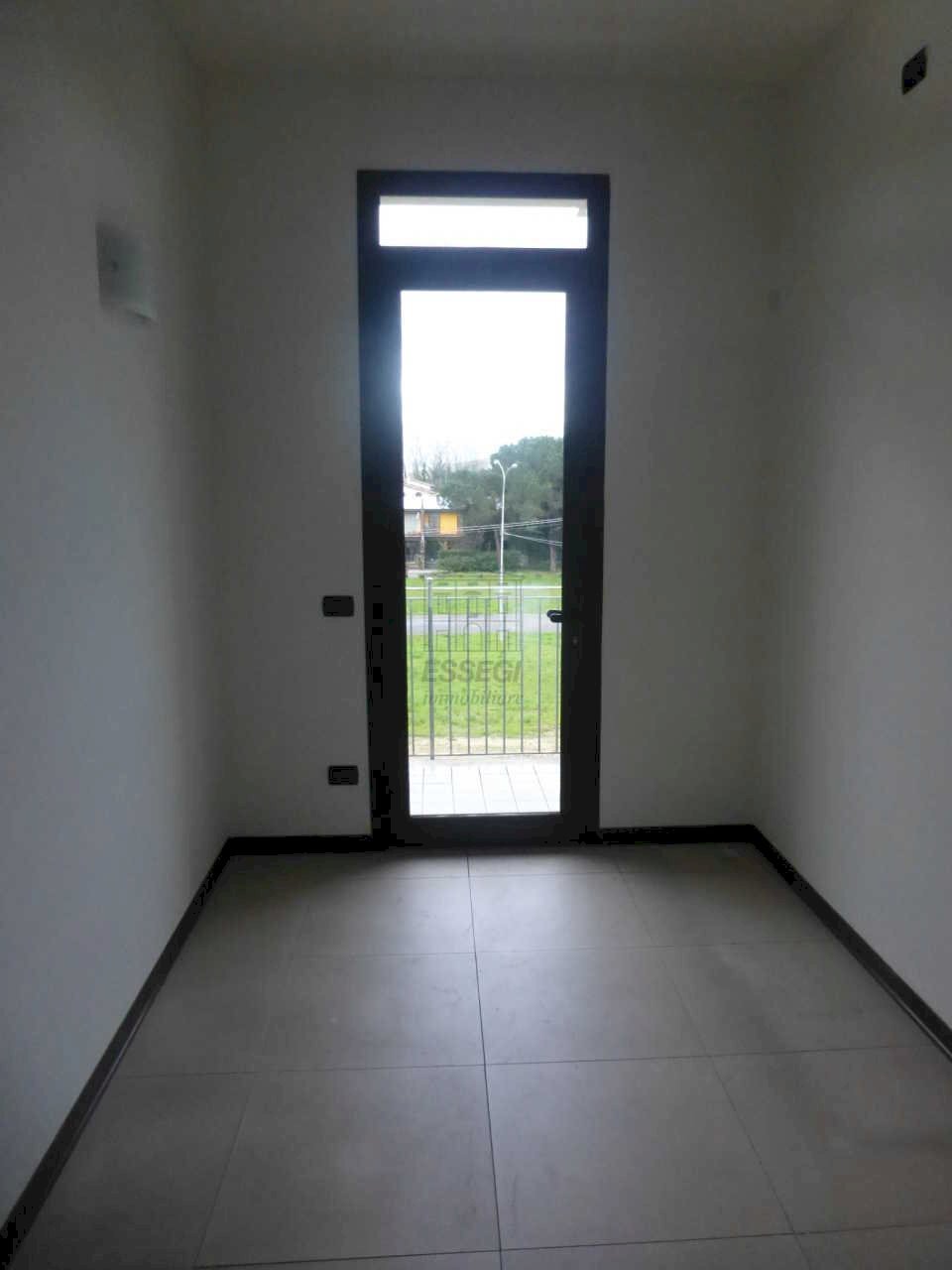 P1080042.JPG - Ufficio Lucca - foto 3