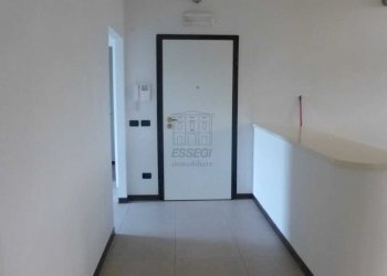 P1080047.JPG - Ufficio Lucca - foto 2