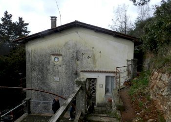 casa colonica da ristruttrurare Lucca (6).JPG - Casale Via per Chiatri, Lucca - foto 4