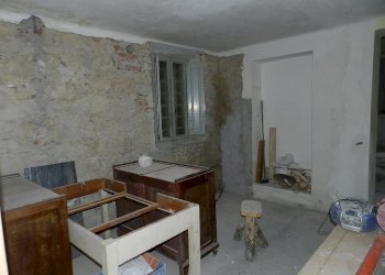 casa colonica da ristruttrurare Lucca (24).JPG - Casale Via per Chiatri, Lucca - foto 12