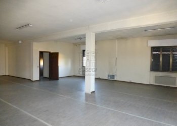 P1090456.JPG - Locale Commerciale Capannori - foto 5