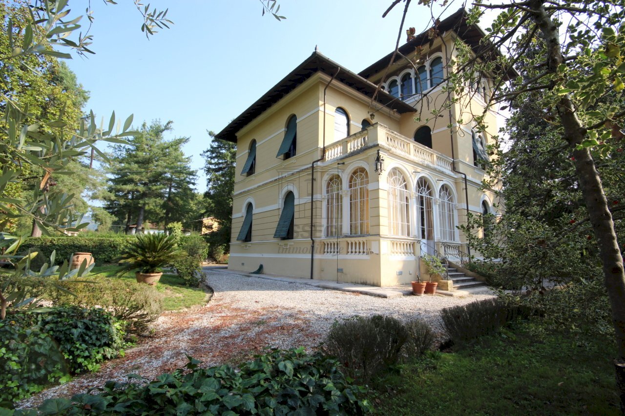 villa antica ristrutturata con dependance giardino - Villa Via Sarzanese 1028, Lucca - foto 1
