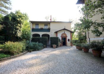 villa antica ristrutturata con dependance giardino - Villa Via Sarzanese 1028, Lucca - foto 7