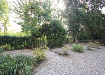 villa antica ristrutturata con dependance giardino - Villa Via Sarzanese 1028, Lucca - foto 10