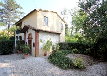 villa antica ristrutturata con dependance giardino - Villa Via Sarzanese 1028, Lucca - foto 30