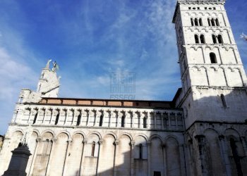 Piazza San Michele Lucca.jpg - Locale Commerciale Lucca - foto 2