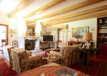 vendesi villa con giardino privato lucca IMG_9269. - Casale Via di Villa Gaia 508, Lucca - foto 17