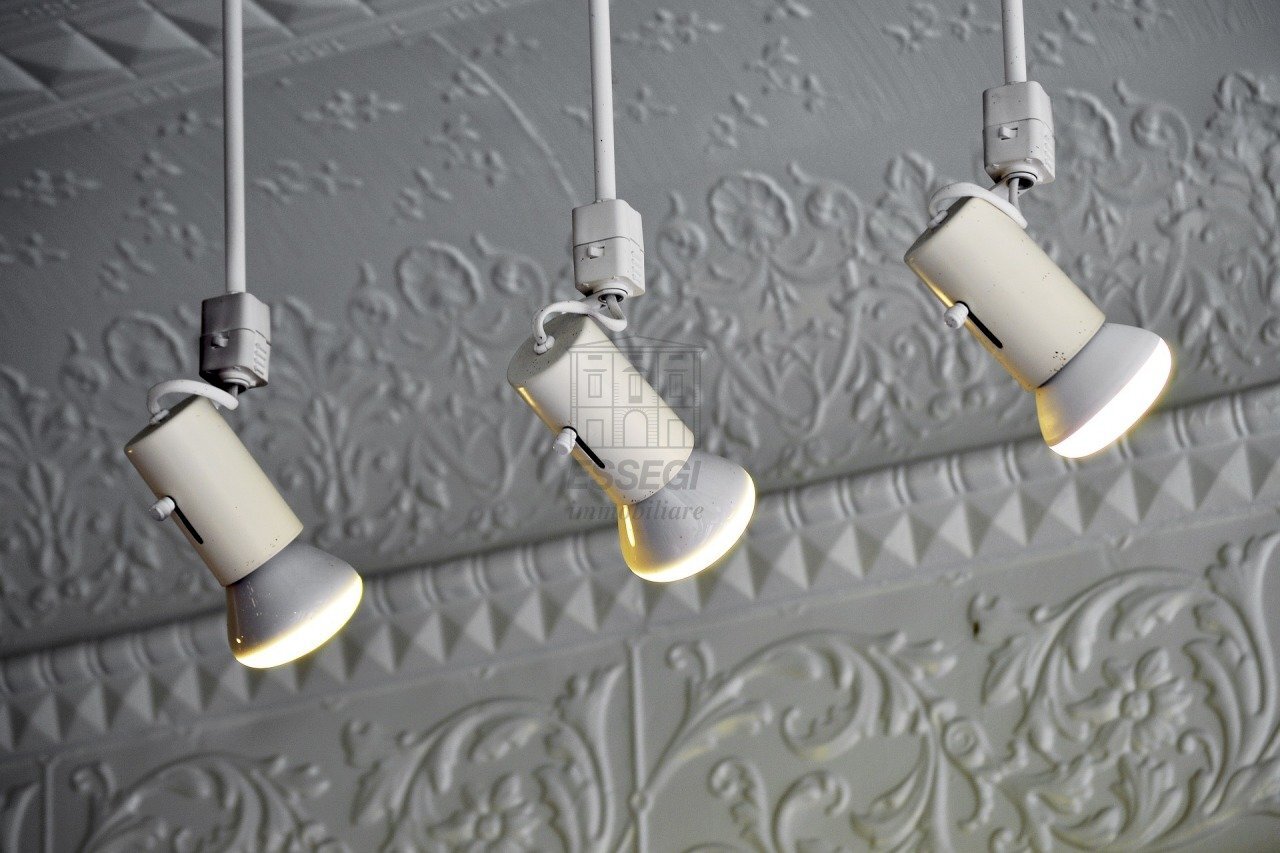 cedesi negozio lampadari.jpg - Not Food Lucca - photo 1