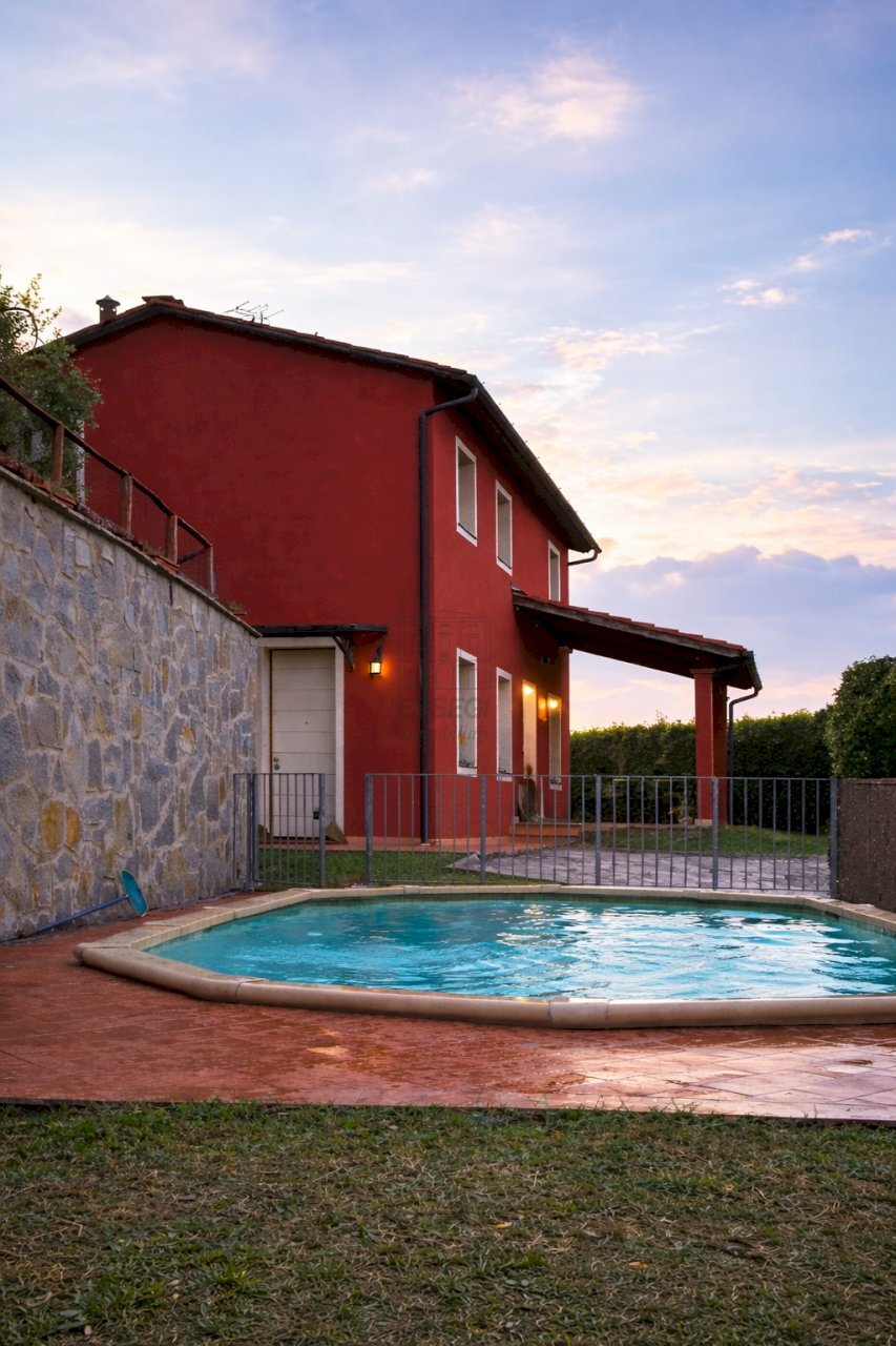 Villa singola con piscina costruita di recent - Villa Via di Colognora, frazione Carraia, Capannori - foto 1