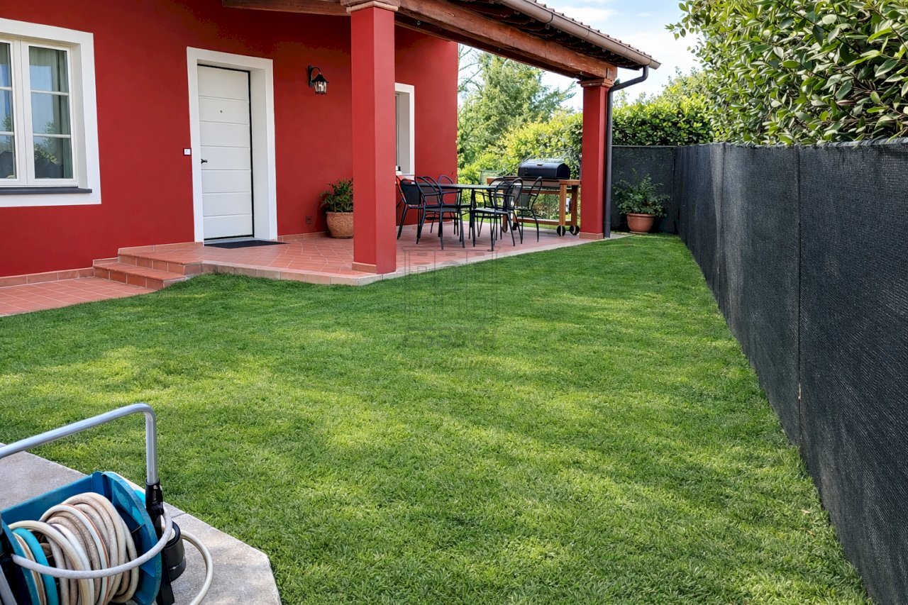 Villa singola con piscina costruita di recent - Villa Via di Colognora, frazione Carraia, Capannori - foto 2