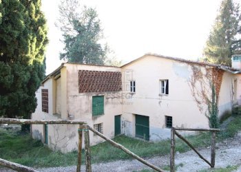 vendesi rustico da ristrutturare lucca collina IMG - Casale traversa II 77, Lucca - foto 2