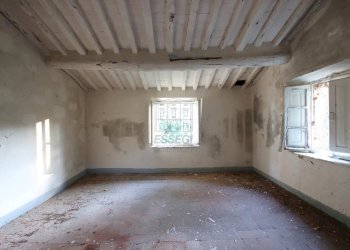 vendesi rustico da ristrutturare lucca collina IMG - Casale traversa II 77, Lucca - foto 9