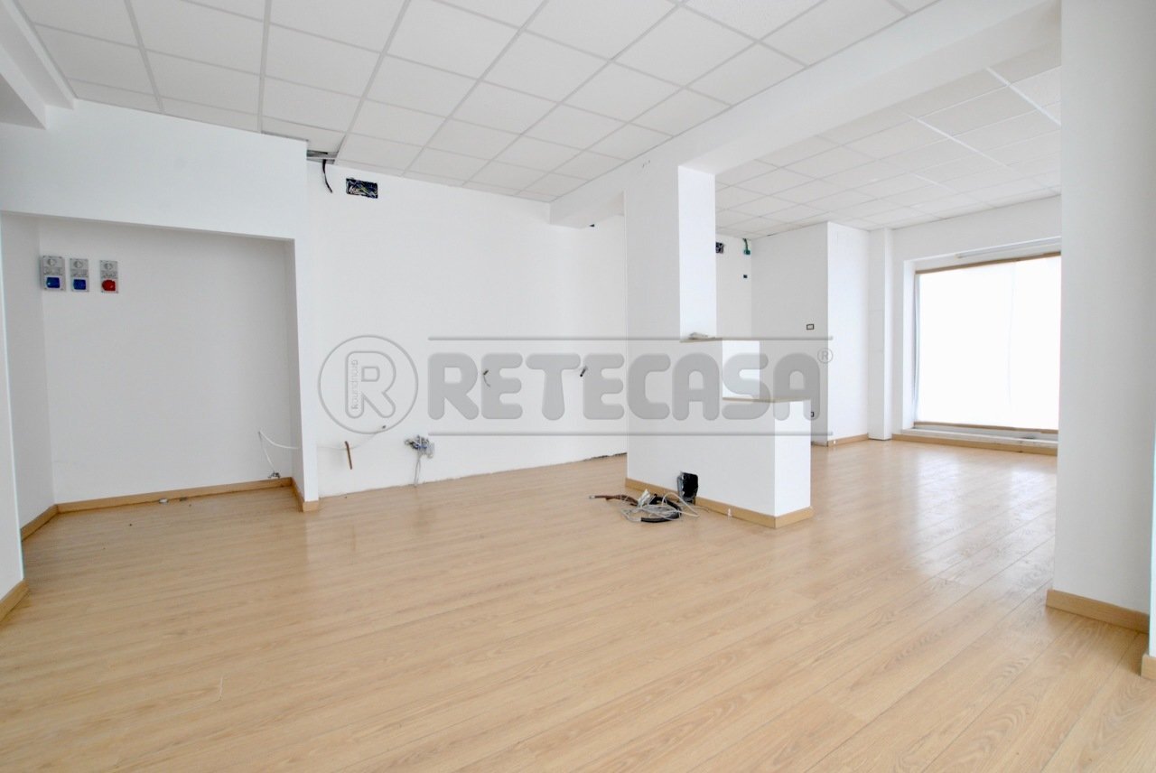 DSC_0064.jpg - Locale Commerciale via roma  76, Trissino - foto 3