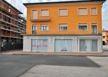 esterno - Locale Commerciale via roma 76, Trissino - foto 1