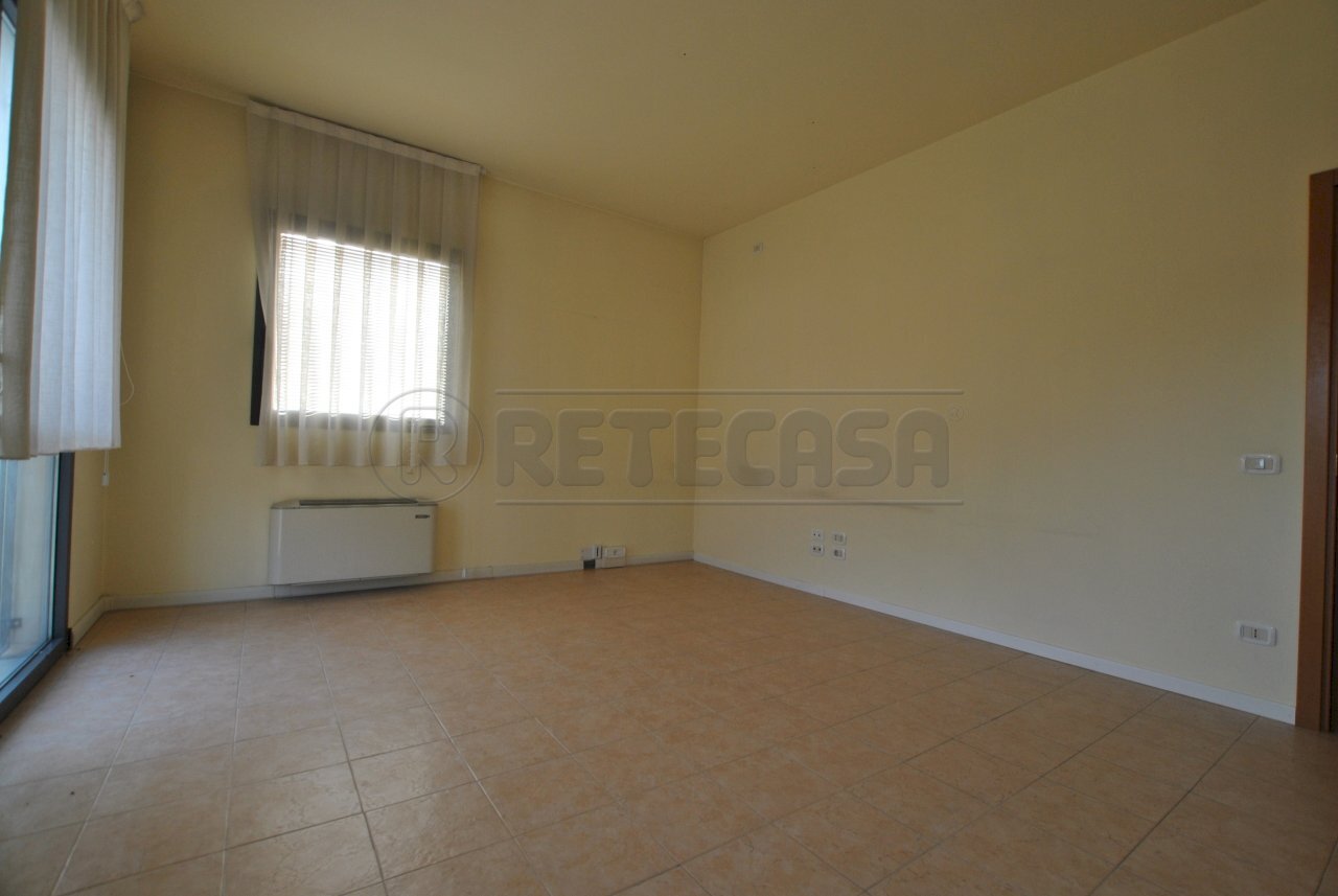 DSC_0654.JPG - Ufficio Cornedo Vicentino via Rasia dal polo 6, Cornedo Vicentino - foto 2