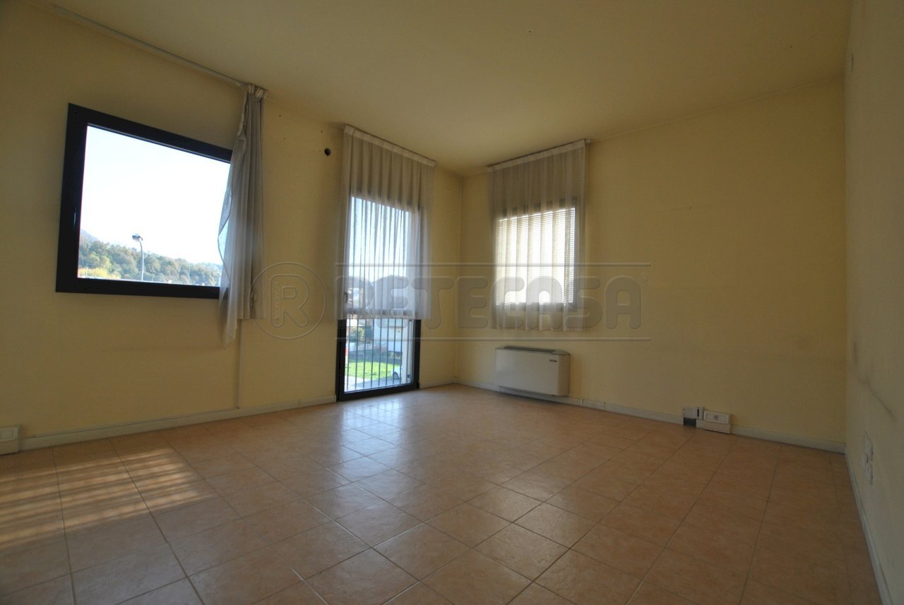 DSC_0655.JPG - Ufficio Cornedo Vicentino via Rasia dal polo 6, Cornedo Vicentino - foto 3