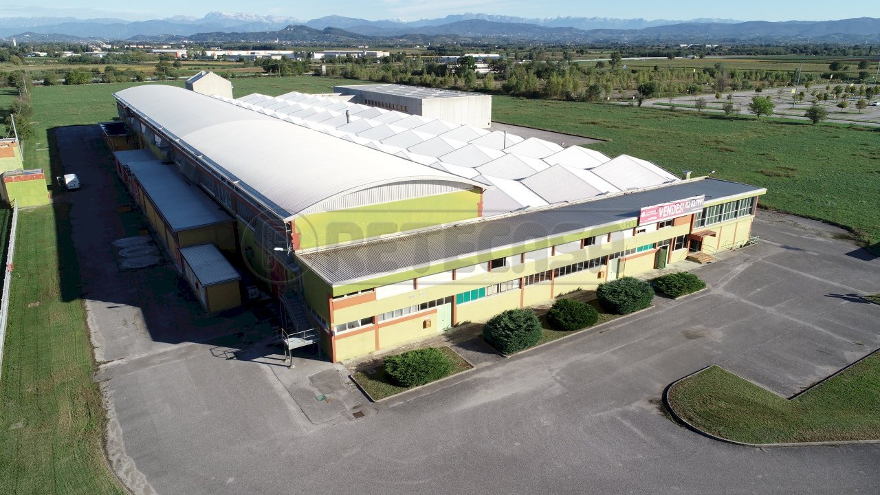 FOTO AEREA - Locale Commerciale Via Venuti Padre e Figlio 8, Gradisca d'Isonzo - foto 2