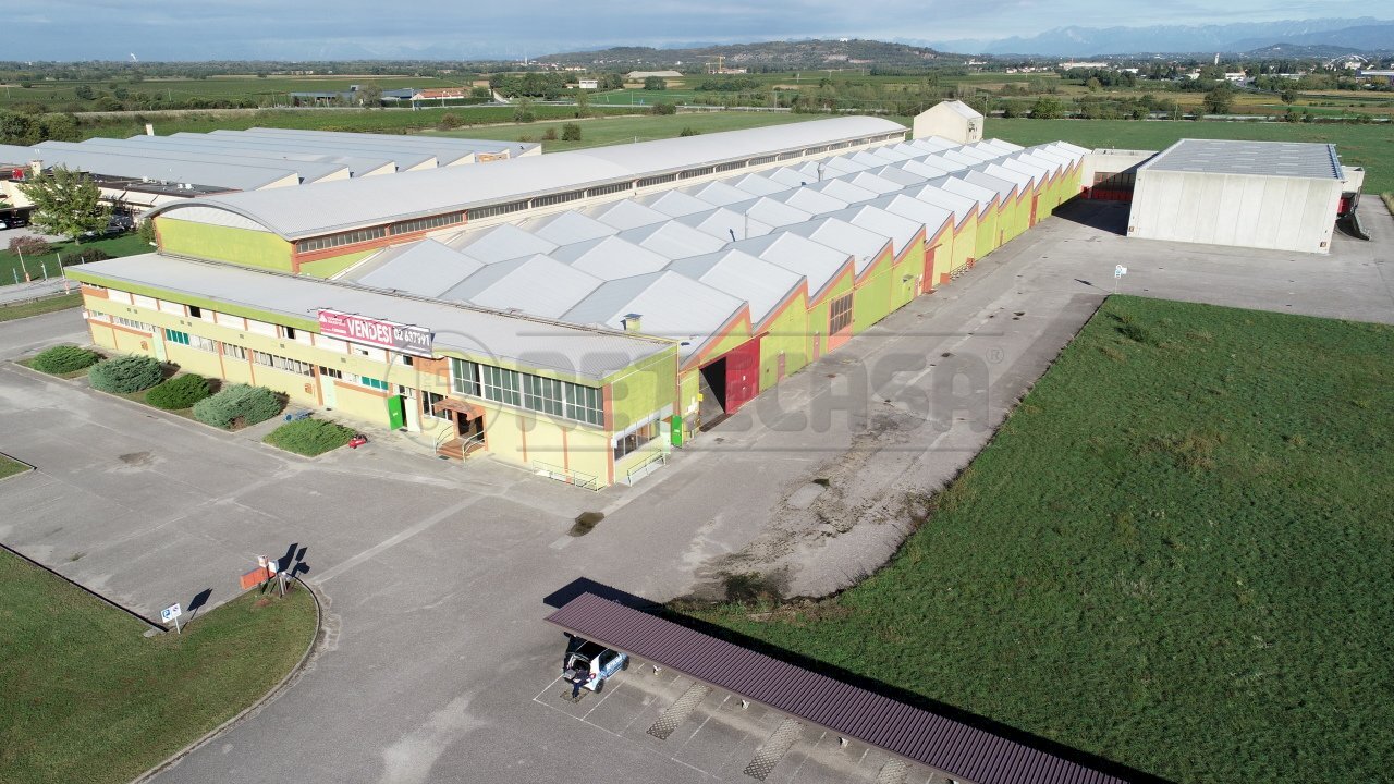 FOTO AEREA - Locale Commerciale Via Venuti Padre e Figlio 8, Gradisca d'Isonzo - foto 3
