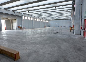 MAGAZZINO - Locale Commerciale Via Venuti Padre e Figlio 8, Gradisca d'Isonzo - foto 15