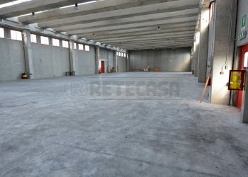 MAGAZZINO - Locale Commerciale Via Venuti Padre e Figlio 8, Gradisca d'Isonzo - foto 16