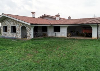 ESTERNI - Azienda agricola Via Morsano 89, Mortegliano - foto 11