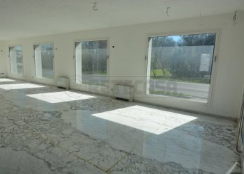 INTERNI - Locale Commerciale Via Terza Armata 46, San Giorgio di Nogaro - foto 8