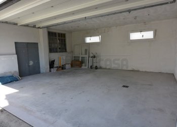 AUTORIMESSA - Locale Commerciale Via Terza Armata 46, San Giorgio di Nogaro - foto 19