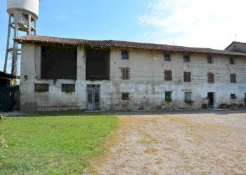 FACCIATA - Casale Via C. Battisti 30, Chiopris-Viscone - foto 1