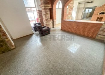 SALA - Locale Commerciale VIA ANTON LAZZARO MORO 12, Udine - foto 9