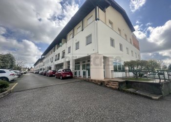 ESTERNI - Locale Commerciale Via Stazione 71/33, Manzano - foto 1