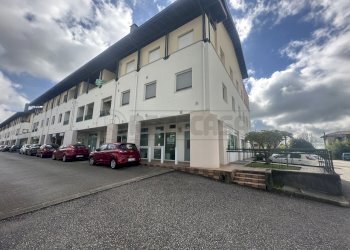 ESTERNI - Locale Commerciale Via Stazione 71/33, Manzano - foto 2