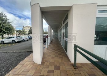 ESTERNI - Locale Commerciale Via Stazione 71/33, Manzano - foto 3