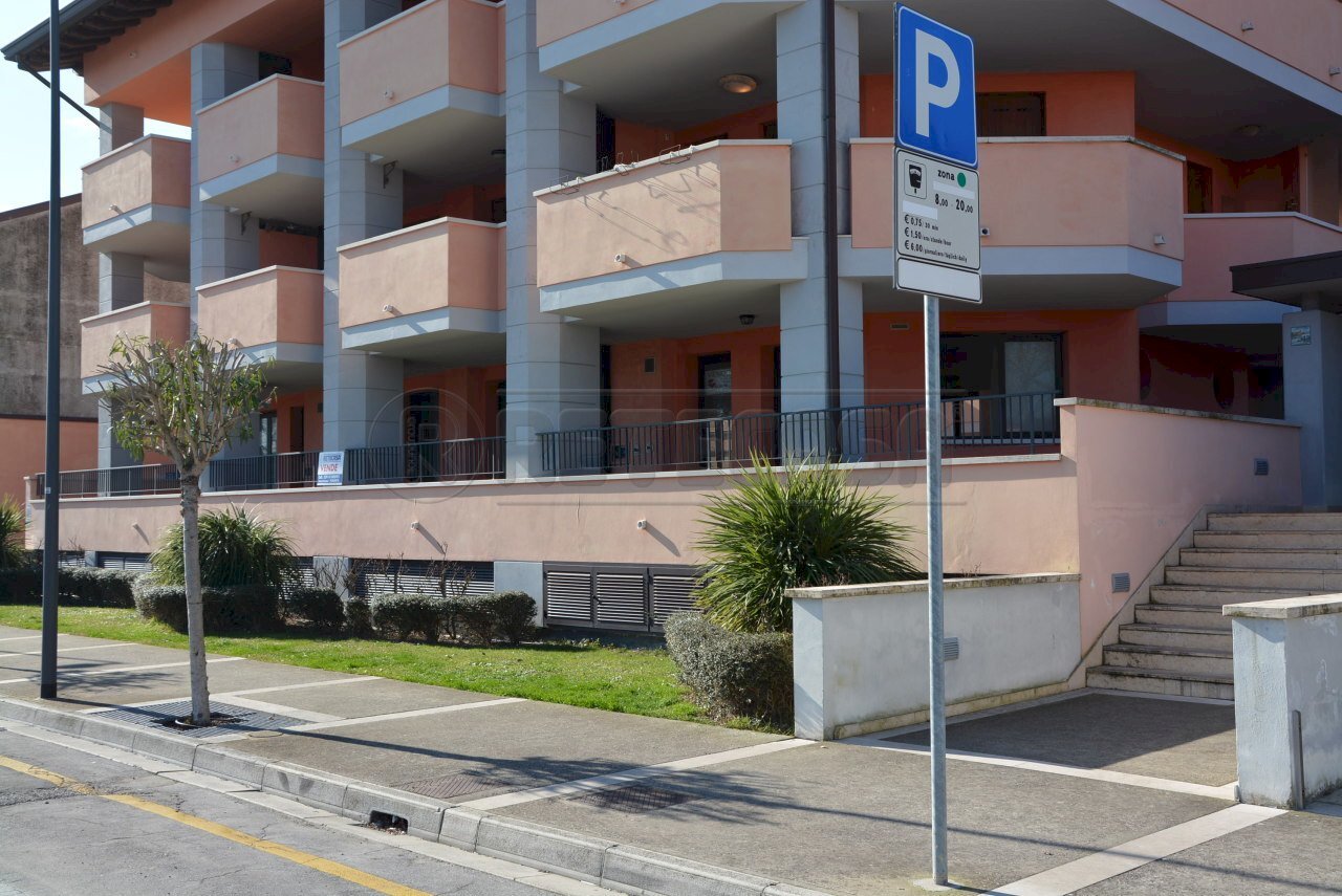 ESTERNO2 - Ufficio GRADO VIA LUIGI RIZZO 13, Grado - foto 2