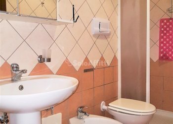 BAGNO CON DOCCIA - Bilocale Strada Comunale Guantai a Nazareth, Napoli - foto 14