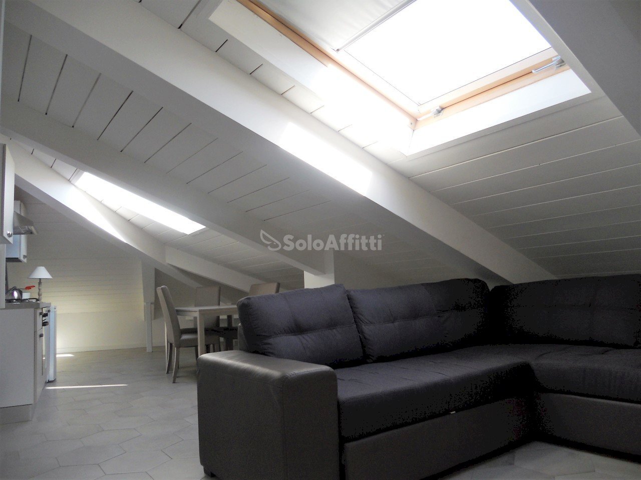 soggiorno con angolo cottura - Attic Corso Giuseppe Garibaldi, Napoli - photo 3