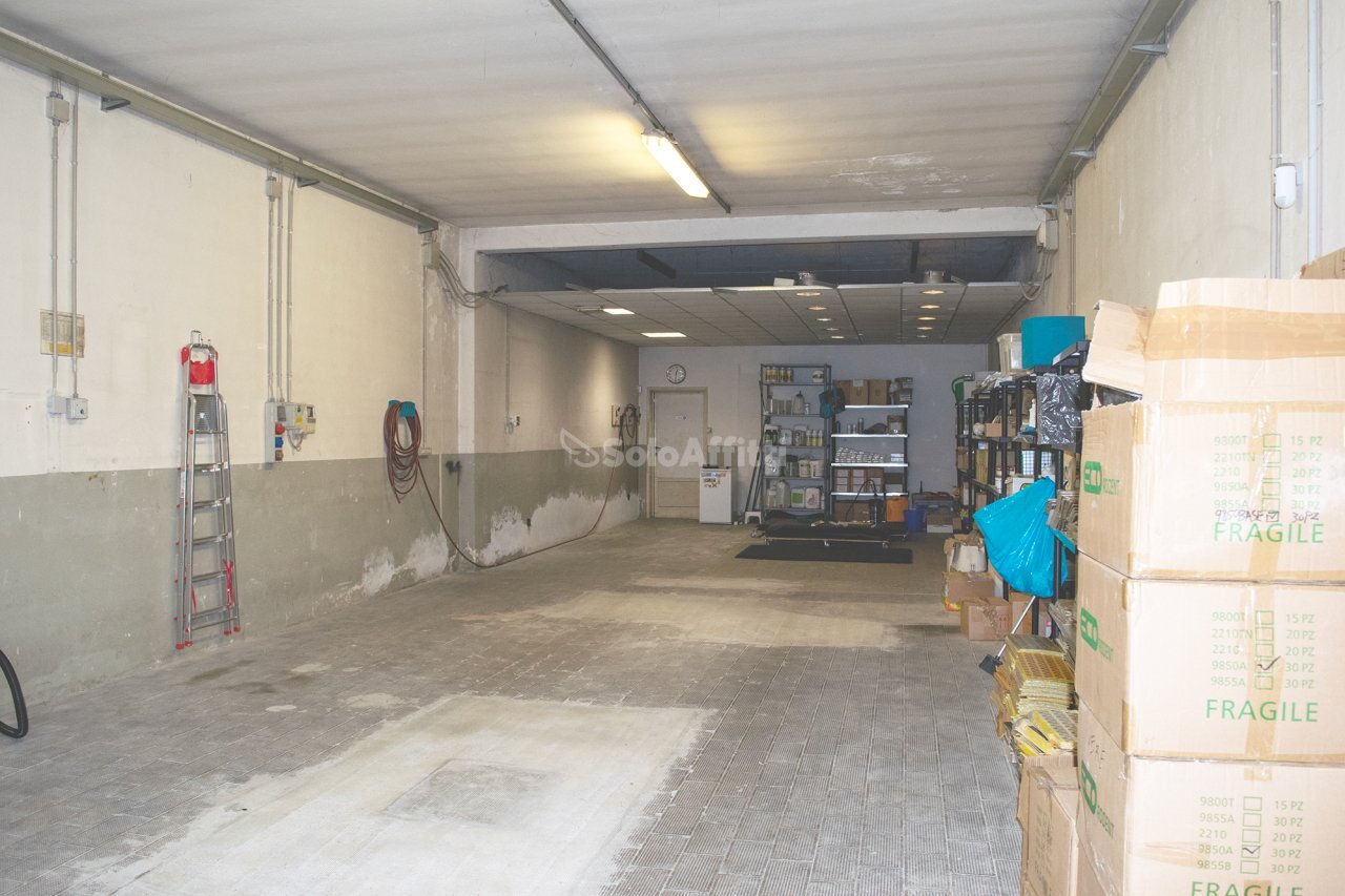 magazzino - Warehouse Cabiate - photo 3