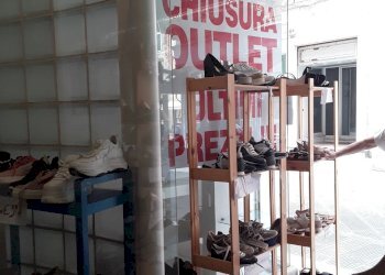 20190611_105645.jpg - Commercial Premises Carrara - photo 4