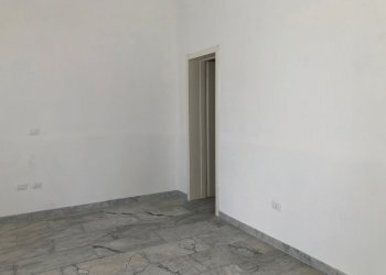 IMG_2938.jpg - Commercial Premises Carrara - photo 4