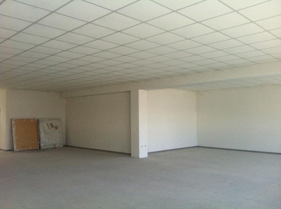 fondo-commerciale-vuoto-347557.jpg - Locale Commerciale Carrara - foto 1