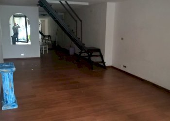 WP_20180503_16_25_59_Rich.jpg - Locale Commerciale Carrara - foto 1