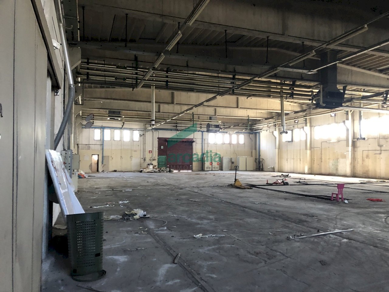 Vista interno capannone - Locale Commerciale SP231 KM 3, 674, Modugno - foto 1