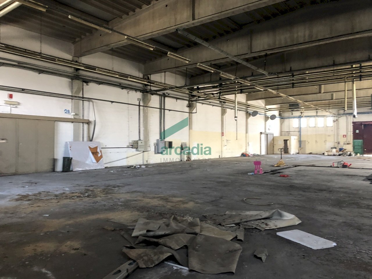 Vista interno capannone - Locale Commerciale SP231 KM 3, 674, Modugno - foto 2