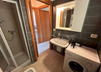 VENDITA PRE-SAINT-DIDIER: bagno con lavatrice - Two-room apartment Viale Allée de la Gare snc, Prè-Saint-Didier - photo 9