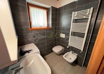 VENDITA PRE-SAINT-DIDIER: bagno con lavatrice - Two-room apartment Viale Allée de la Gare snc, Prè-Saint-Didier - photo 10