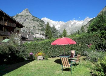 GIARDINO USO COMUNE - Appartamento Strada Plan Gorret, Courmayeur - foto 2