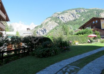 GIARDINO USO COMUNE - Appartamento Strada Plan Gorret, Courmayeur - foto 26