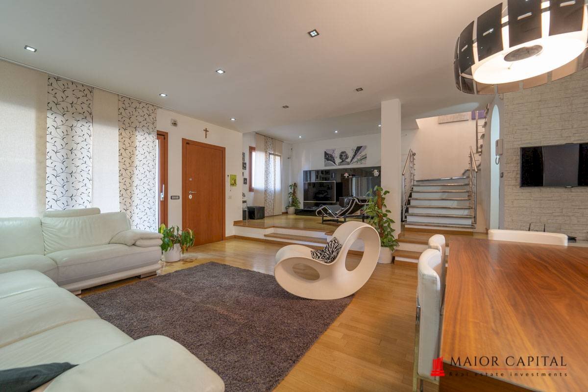 Villa Unifamiliare via nuoro, Golfo Aranci - foto 1