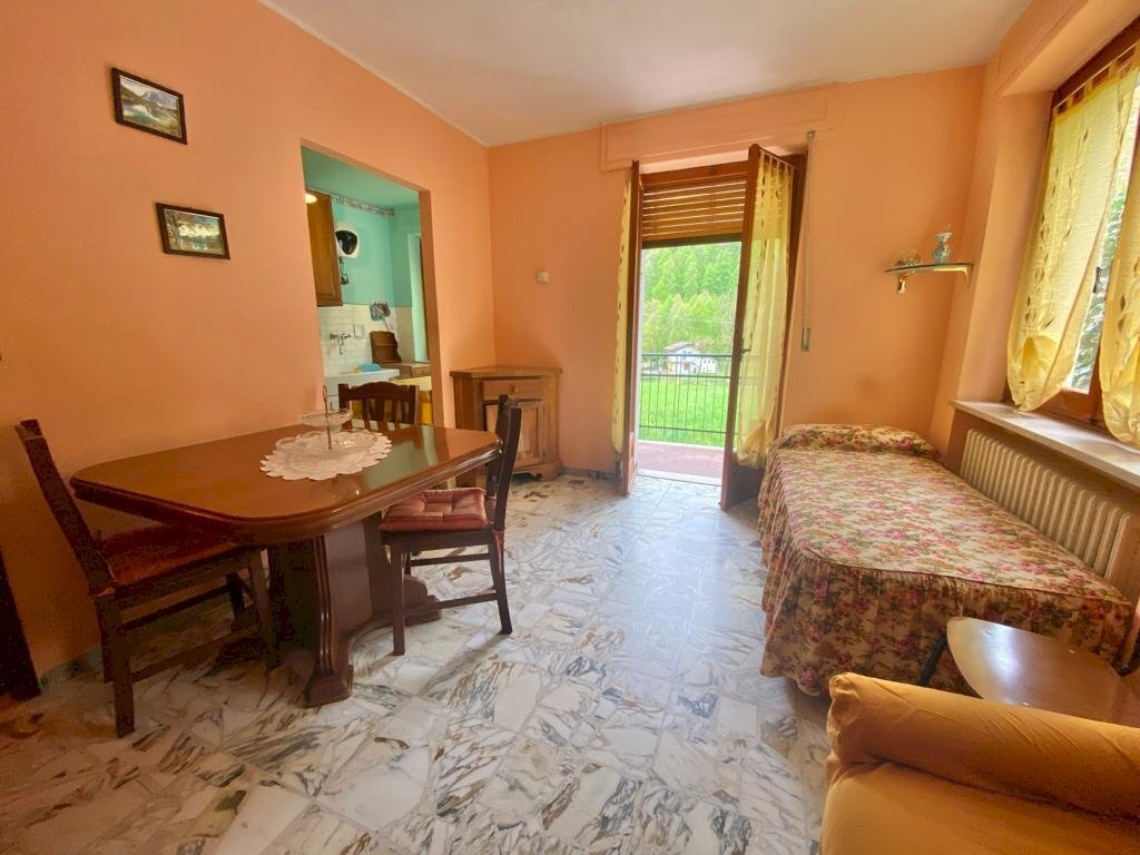 Trilocale Via Vittorio Veneto, 53, Frassino - foto 1