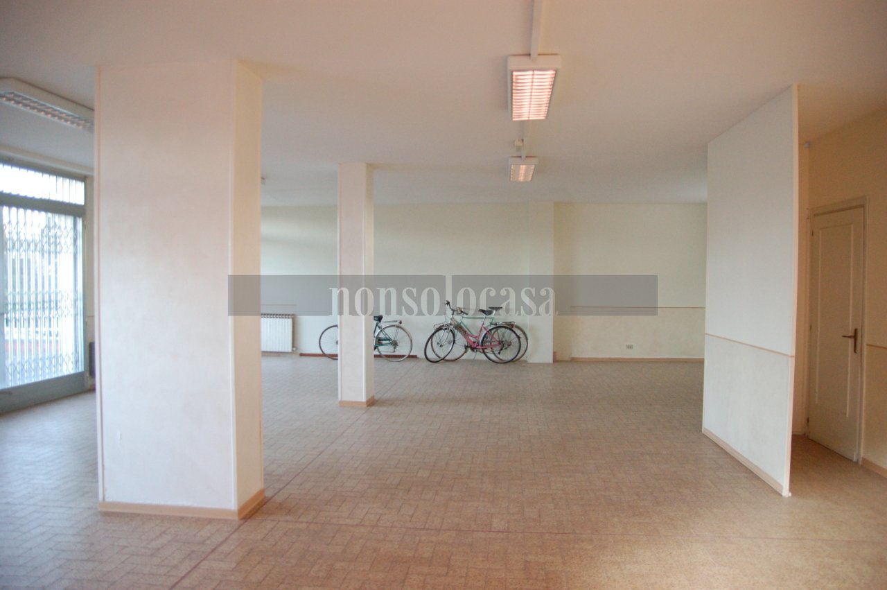 INTERNO - Commercial Premises Via Orvietana 16, Marsciano - photo 1